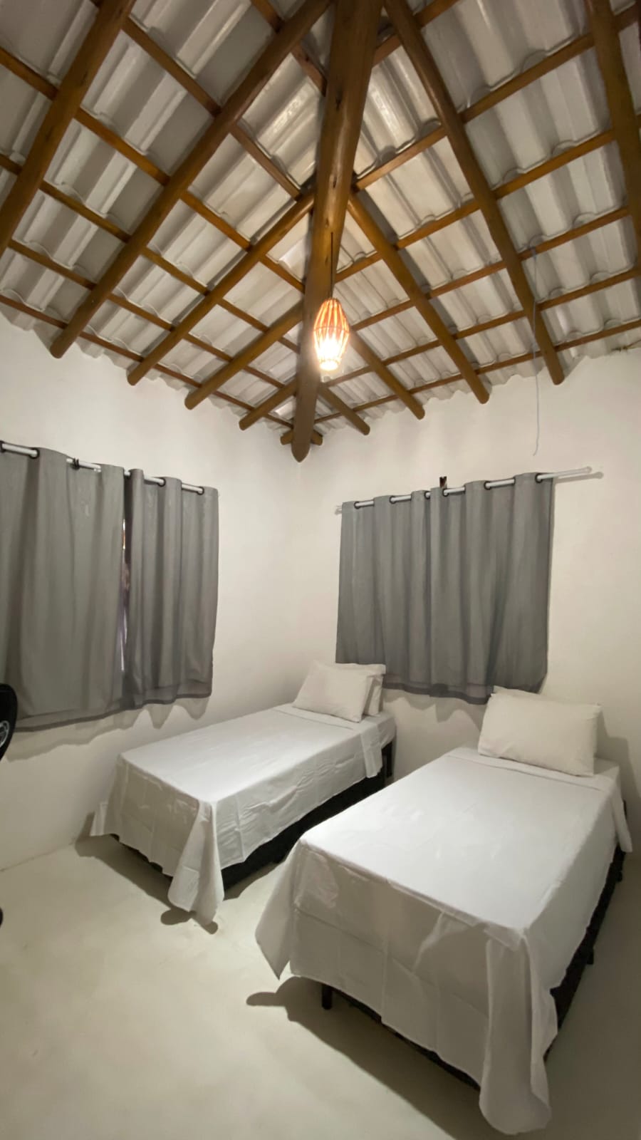 Quarto com camas de solteiro